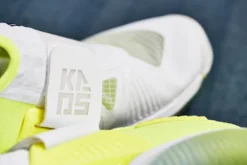 Chaussures De Tennis Pour Homme Wilson Kaos Mirage White/Yellow -Magasin De Sport De Tennis chaussures de tennis pour homme wilson kaos mirage white yellow 95601 650x650 g2