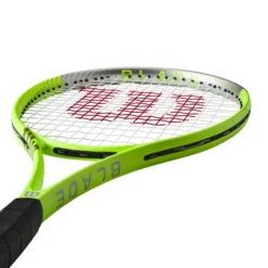 Raquette De Tennis Wilson Blade Feel RXT 105 -Magasin De Sport De Tennis raquette de tennis wilson blade feel rxt 105 1357040 650x650 g2