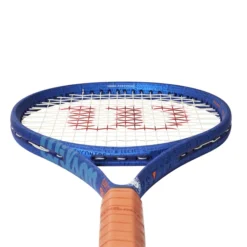 Raquette De Tennis Wilson Clash 100 V2.0 Roland Garros 2022 -Magasin De Sport De Tennis raquette de tennis wilson clash 100 v2 0 roland garros 2022 157056 650x650 g3