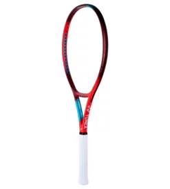 Raquette De Tennis Yonex Vcore 100L Tango Red -Magasin De Sport De Tennis raquette de tennis yonex vcore 100l tango red 93940 650x650 g4