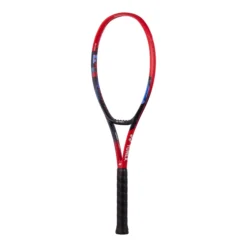 Raquette De Tennis Yonex Vcore 98 Scarlet -Magasin De Sport De Tennis raquette de tennis yonex vcore 98 scarlet 1368882 650x650 g3