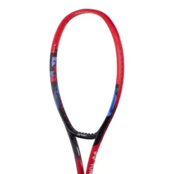 Raquette De Tennis Yonex Vcore 98L Scarlet -Magasin De Sport De Tennis raquette de tennis yonex vcore 98l scarlet 1368883 650x650 g2