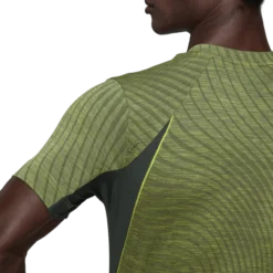 T-shirt Pour Homme Adidas Tennis Freelift Tee -Magasin De Sport De Tennis t shirt pour homme adidas tennis freelift tee 181455 650x650 g1